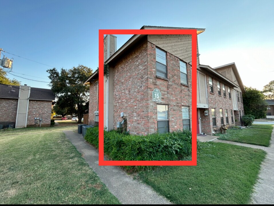 3006 W Sycamore Cir in Euless, TX - Building Photo