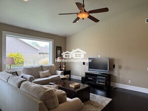 3848 E Amberwood Dr in Phoenix, AZ - Building Photo - Building Photo