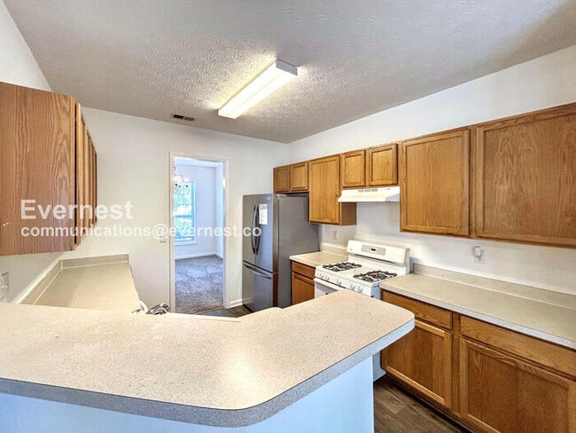 218 Copperbend Dr SE in Austell, GA - Building Photo - Building Photo