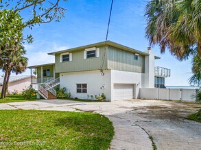 7810 S Tropical Trail in Merritt Island, FL - Building Photo - Building Photo