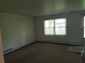 592 Peachview Ln in Duncansville, PA - Building Photo - Building Photo