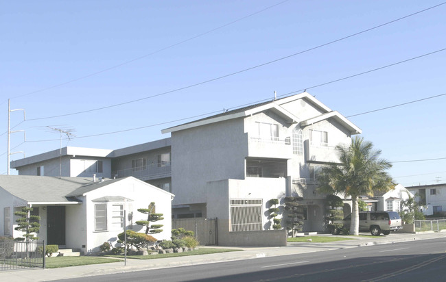 4707 W 120th St in Hawthorne, CA - Building Photo - Building Photo