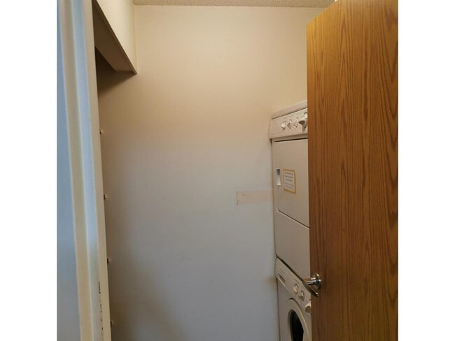 property at 13507-13596 2xx