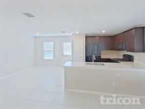 8304 Bell Rdg Ln in Fort Worth, TX - Foto de edificio - Building Photo