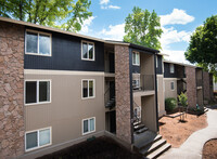 Cedar Lane and Garden Glen in Portland, OR - Foto de edificio - Building Photo