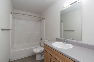 The Ridge at Bull Mountain in Tigard, OR - Building Photo - Interior Photo