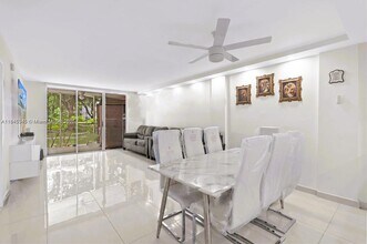 2600 NW 49th Ave in Lauderdale Lakes, FL - Building Photo - Building Photo