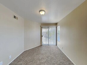 13504 Bixler Ave in Downey, CA - Foto de edificio - Building Photo
