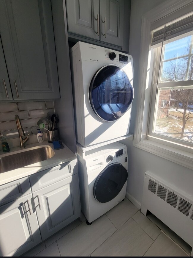 22414 Kingsbury Ave, Unit B