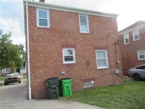 39 Eldred Ave in Bedford, OH - Building Photo - Building Photo