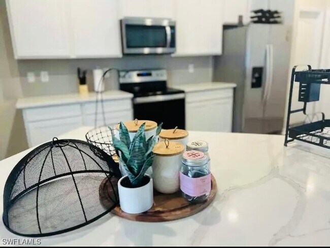 property at 1715 Chiquita Blvd S