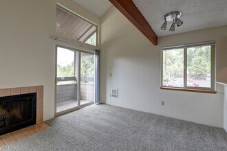 12600 57th Ave S in Seattle, WA - Building Photo - Building Photo