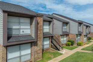 Stone Canyon in Arlington, TX - Building Photo
