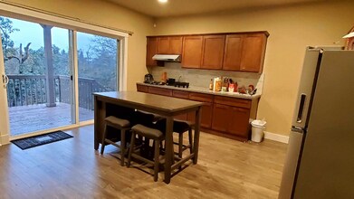 9006 105 Ave SW in Lakewood, WA - Building Photo - Building Photo