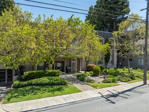 Bay Laurel Condominiums in San Mateo, CA - Building Photo - Building Photo