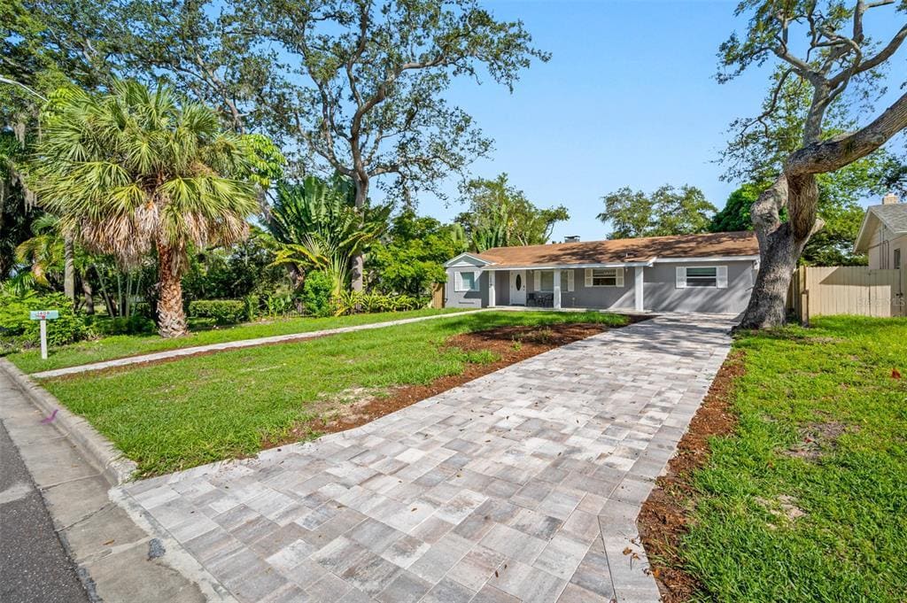 1408 Rogers St in Clearwater, FL - Building Photo