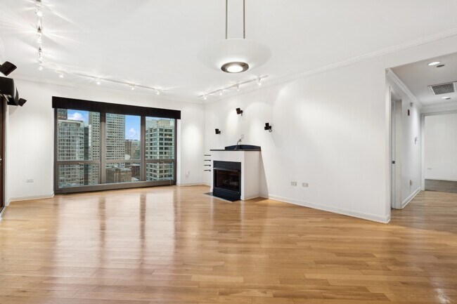 130 N Garland Ct in Chicago, IL - Foto de edificio - Building Photo
