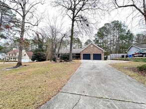 2283 Jenna Shane Dr in Fayetteville, NC - Foto de edificio - Building Photo