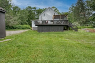 16 Osborn Rd in Litchfield, CT - Foto de edificio - Building Photo
