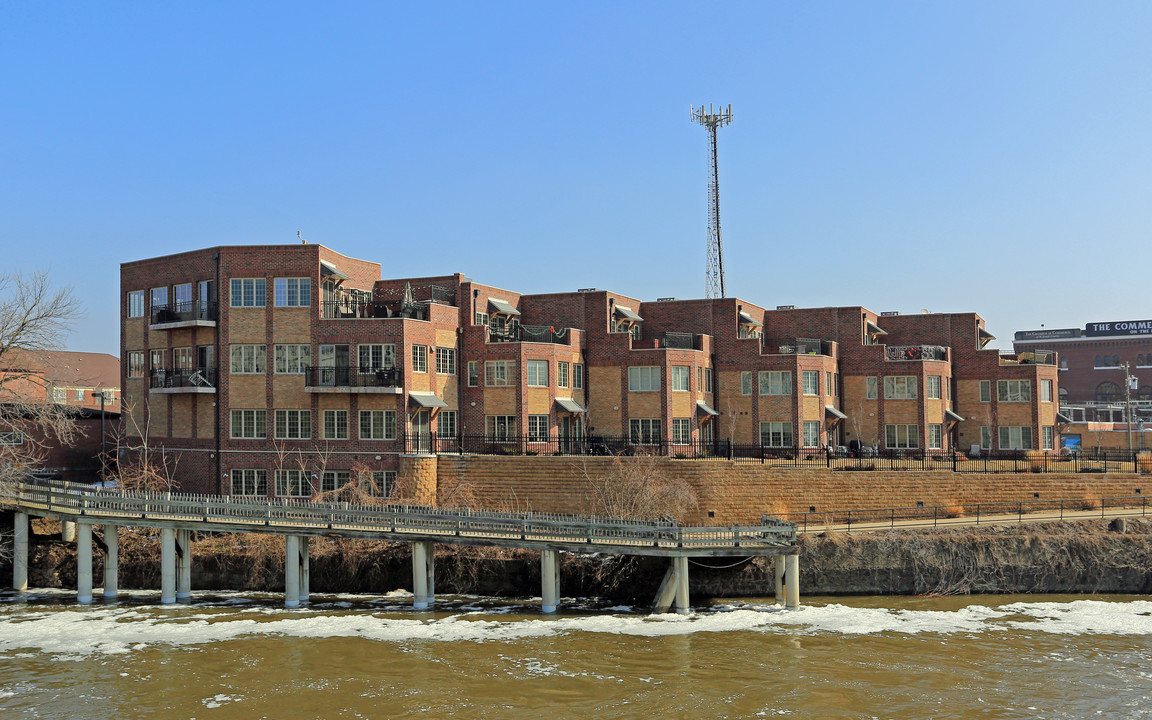 East Bank Flats in South Bend, IN - Building Photo