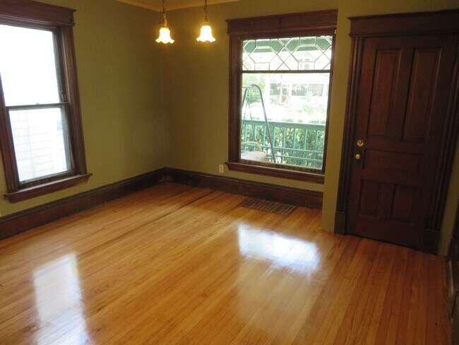 1214 E Mifflin St in Madison, WI - Building Photo - Building Photo