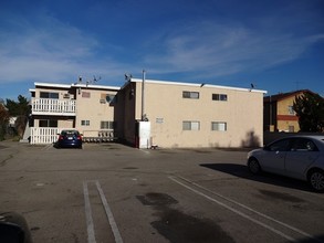 9325 Sylmar Ave in Panorama City, CA - Building Photo - Building Photo