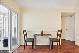 1524 Lincoln Way in McLean, VA - Foto de edificio - Building Photo