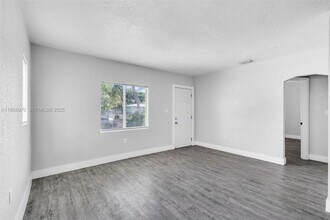 2960 NW 63rd St in Miami, FL - Building Photo - Building Photo