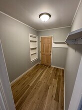 555 W Wellington St in Waterloo, IA - Building Photo - Building Photo