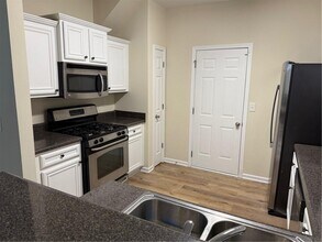 1277 Houndslake Dr in Marietta, GA - Building Photo - Building Photo