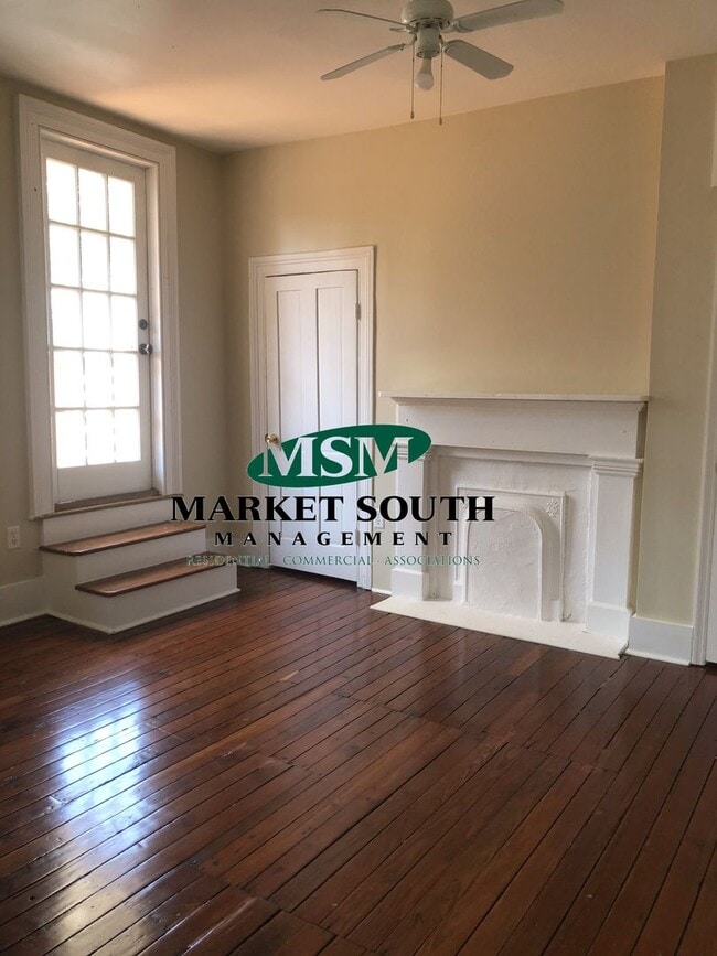 121 W Duffy St in Savannah, GA - Building Photo - Building Photo