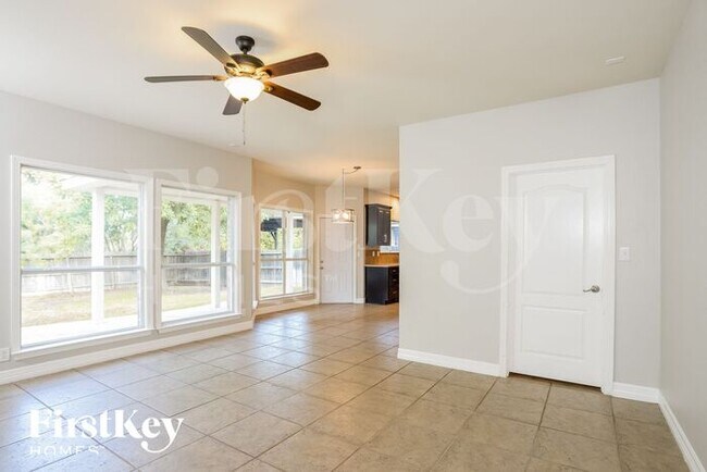 24443 Flint Creek in San Antonio, TX - Foto de edificio - Building Photo