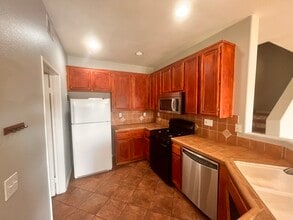 1126 Latigo Cv, Unit #7 in Chula Vista, CA - Building Photo - Building Photo
