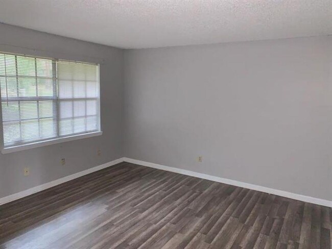 145 Horseshoe Dr in Havana, FL - Building Photo - Building Photo