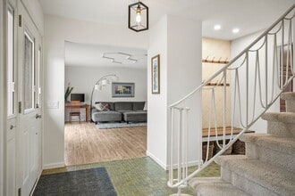 310 Yosemite Trail in Madison, WI - Building Photo - Building Photo