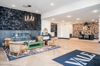 Vale in Minnetonka, MN - Foto de edificio - Lobby