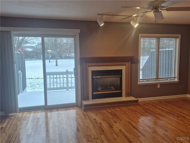 100 Midlake Cir in East Syracuse, NY - Building Photo - Building Photo