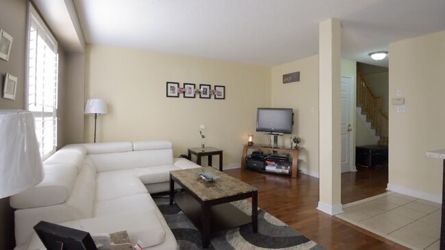 30 Earl Grey Cres in Brampton, ON - Building Photo - Building Photo