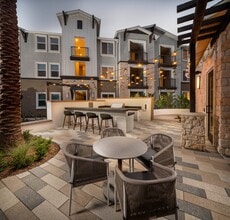 Artisan at the Village of Escaya in Chula Vista, CA - Foto de edificio - Building Photo