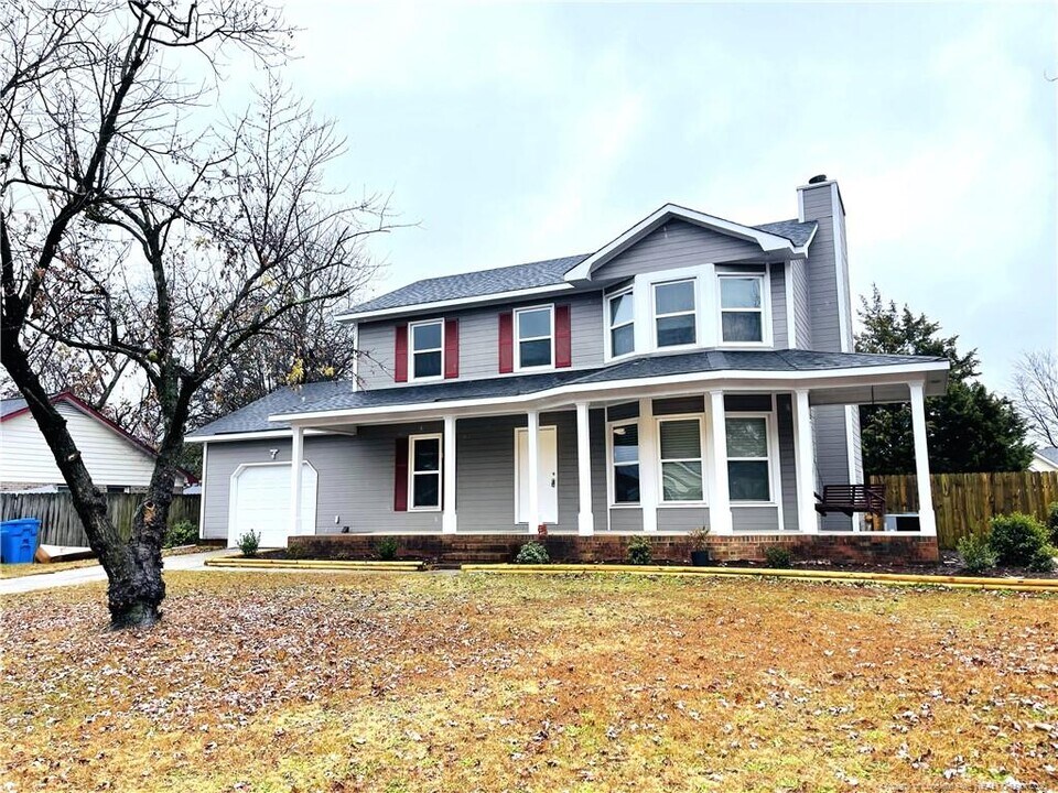 5767 Pepperbush Dr in Fayetteville, NC - Building Photo