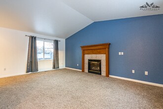 11400 E Crimsonview Dr in Palmer, AK - Building Photo - Building Photo