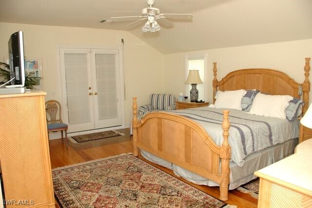 590 E Lake Dr in Naples, FL - Foto de edificio - Building Photo
