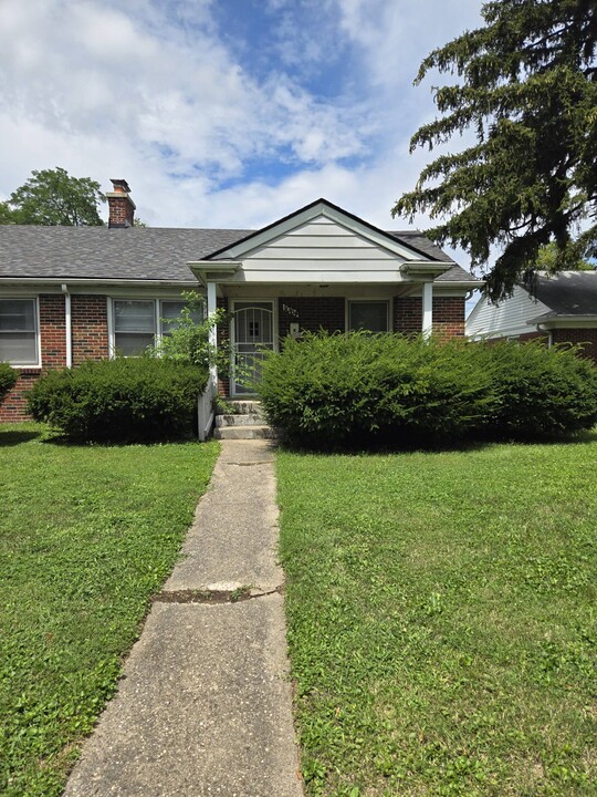 1064 W 37th St in Indianapolis, IN - Building Photo