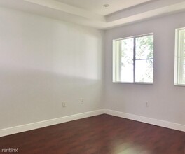 8986 W Flagler St in Miami, FL - Building Photo - Building Photo