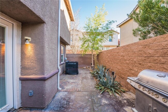 property at 25 Lone Cove Ct