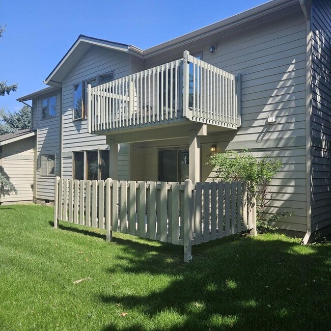 property at 10 S Yellowstone Ave