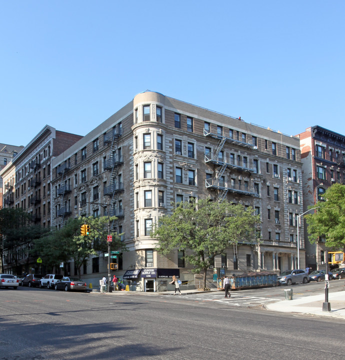 1256 Amsterdam Ave in New York, NY - Foto de edificio