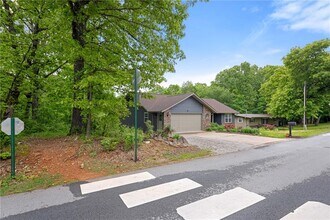 6 Swanage Dr in Bella Vista, AR - Building Photo - Building Photo