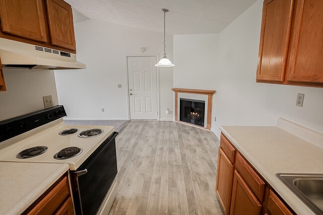 Ashton Lake Apartments