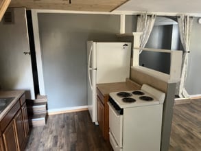 636 Enders Ave, Unit Apt 1 in Howes Cave, NY - Building Photo - Building Photo